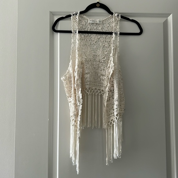 Lace Sleeveless Cardigan - Picture 1 of 3